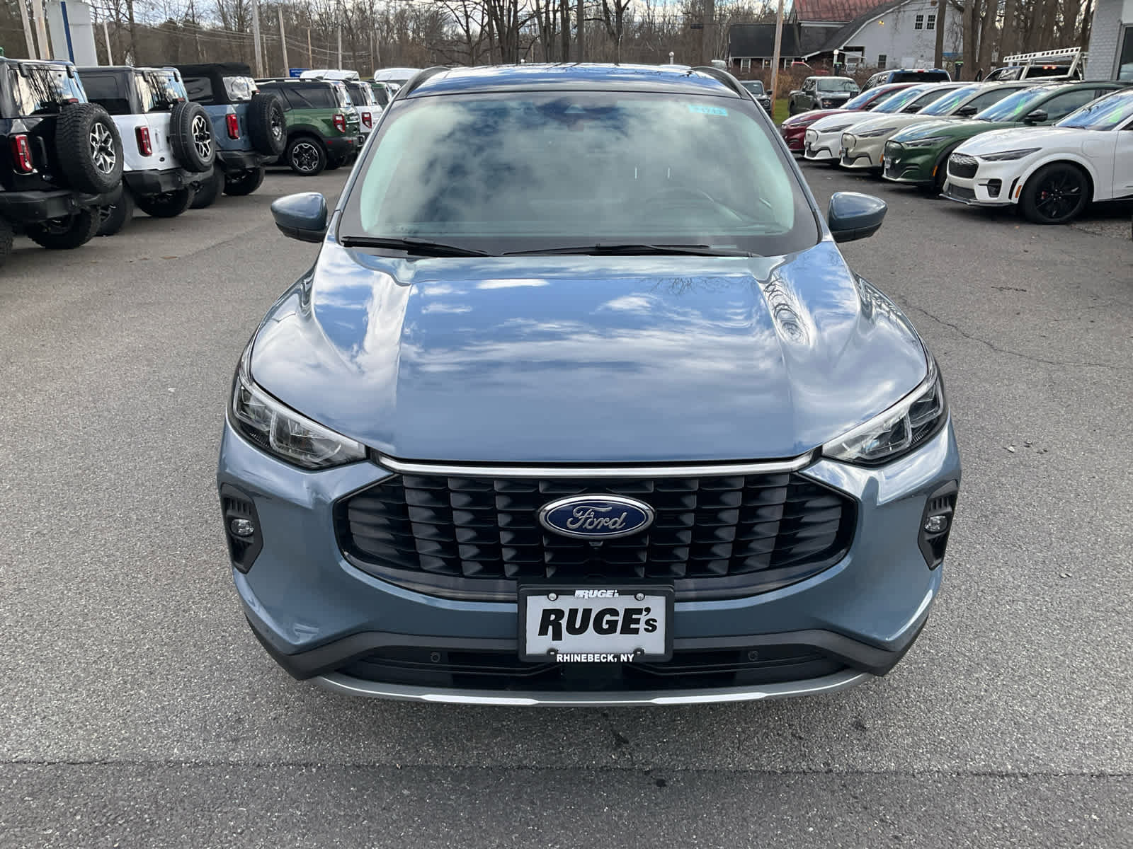 Used 2023 Ford Escape SE w/ PHEV Premium Package image 9