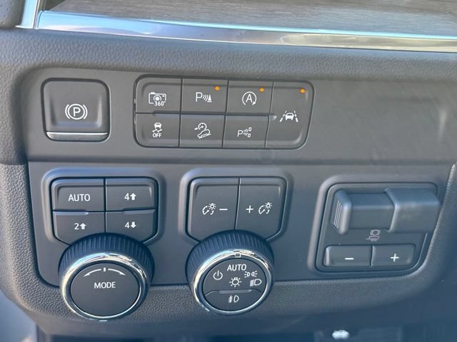 New 2026 Chevrolet Suburban High Country w/ Sun And Tow Package AWD/4WD image 19
