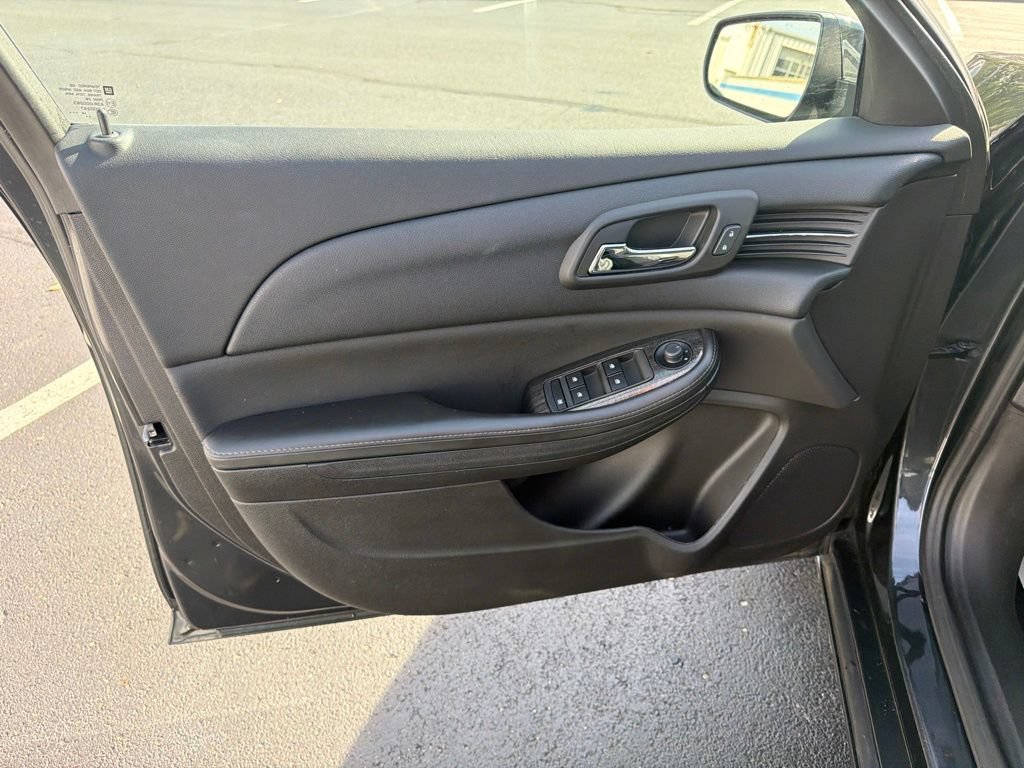Used 2015 Chevrolet Malibu LT FWD image 17