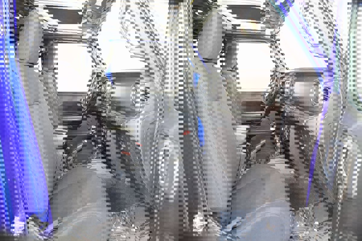 Used 2018 Jeep Wrangler Unlimited Sport S image 12