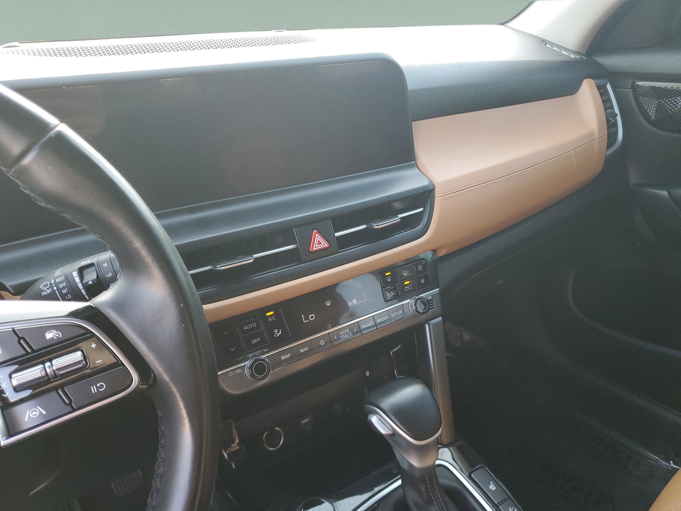 Certified 2024 Kia Seltos EX image 28