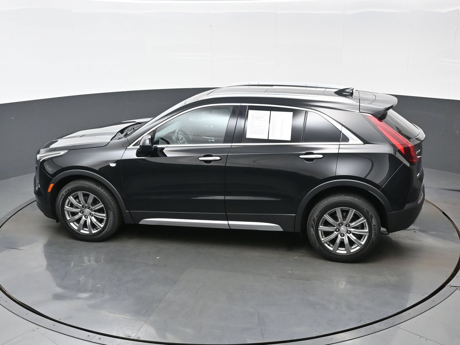 Used 2020 Cadillac XT4 Premium Luxury w/ Technology Package AWD/4WD image 34