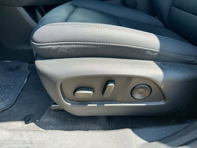 Used 2025 Chevrolet Equinox LT w/ Convenience Package II FWD image 38