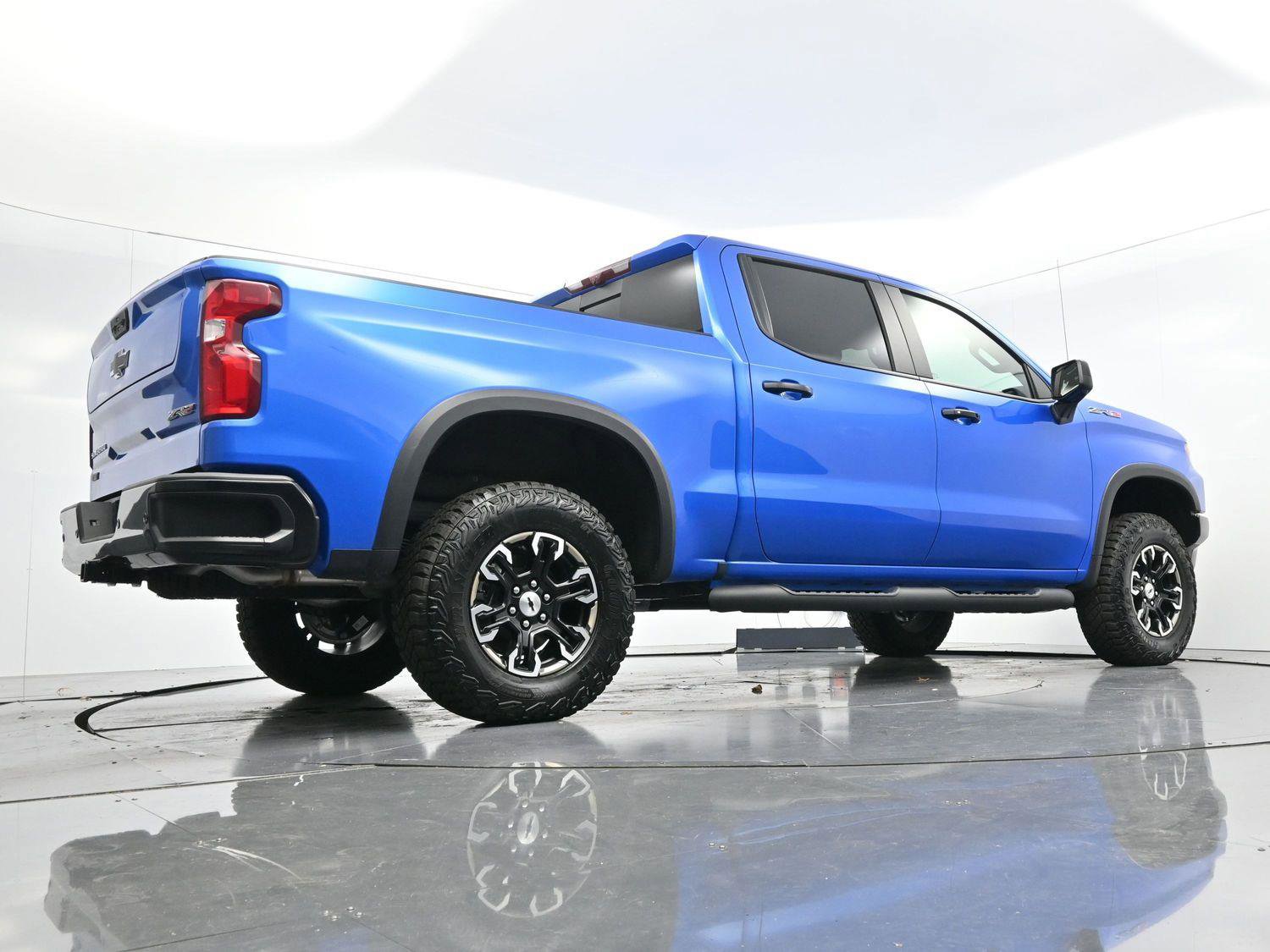 Used 2025 Chevrolet Silverado 1500 ZR2 w/ Technology Package image 53