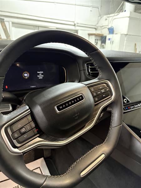Used 2024 Jeep Wagoneer Series II w/ Flexible Seating Group AWD/4WD image 10