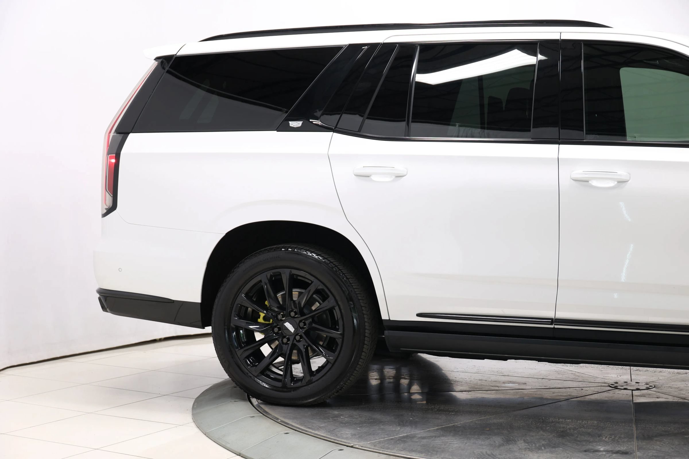 Used 2023 Cadillac Escalade Sport Platinum w/ LPO, ONYX Package RWD image 96