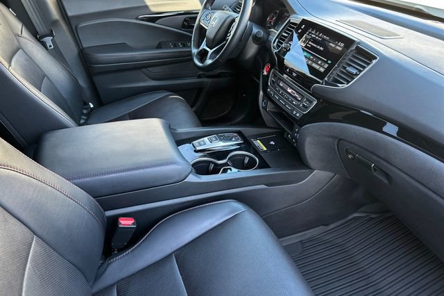 Used 2024 Honda Passport Black Edition image 15