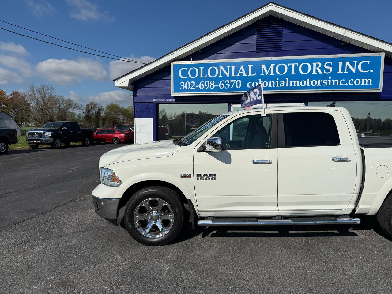 Used 2017 RAM 1500 Laramie w/ Convenience Group AWD/4WD image 2
