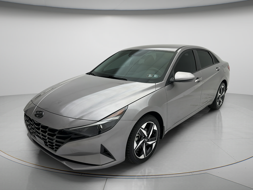 Used 2023 Hyundai Elantra SEL w/ Convenience Package FWD image 3