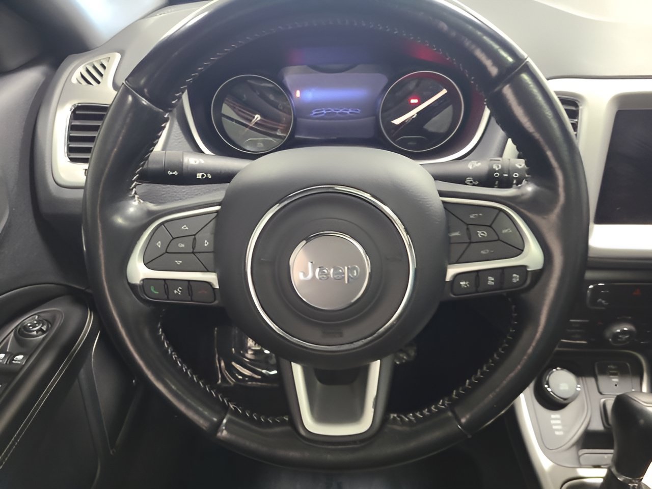 Used 2021 Jeep Compass Latitude w/ Sun and Sound Group AWD/4WD image 26