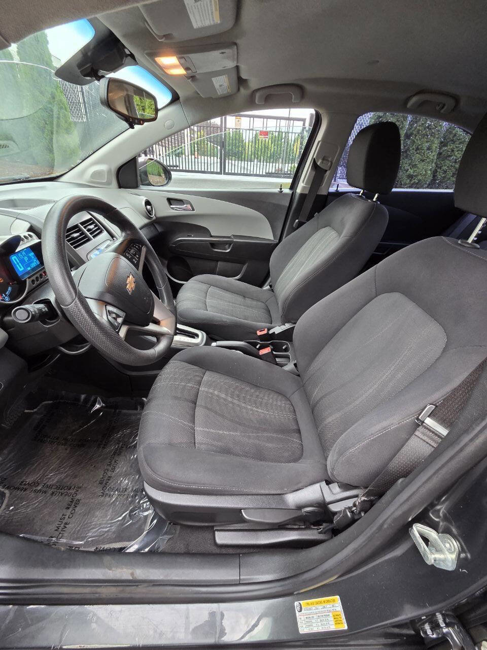 Used 2014 Chevrolet Sonic LT image 9