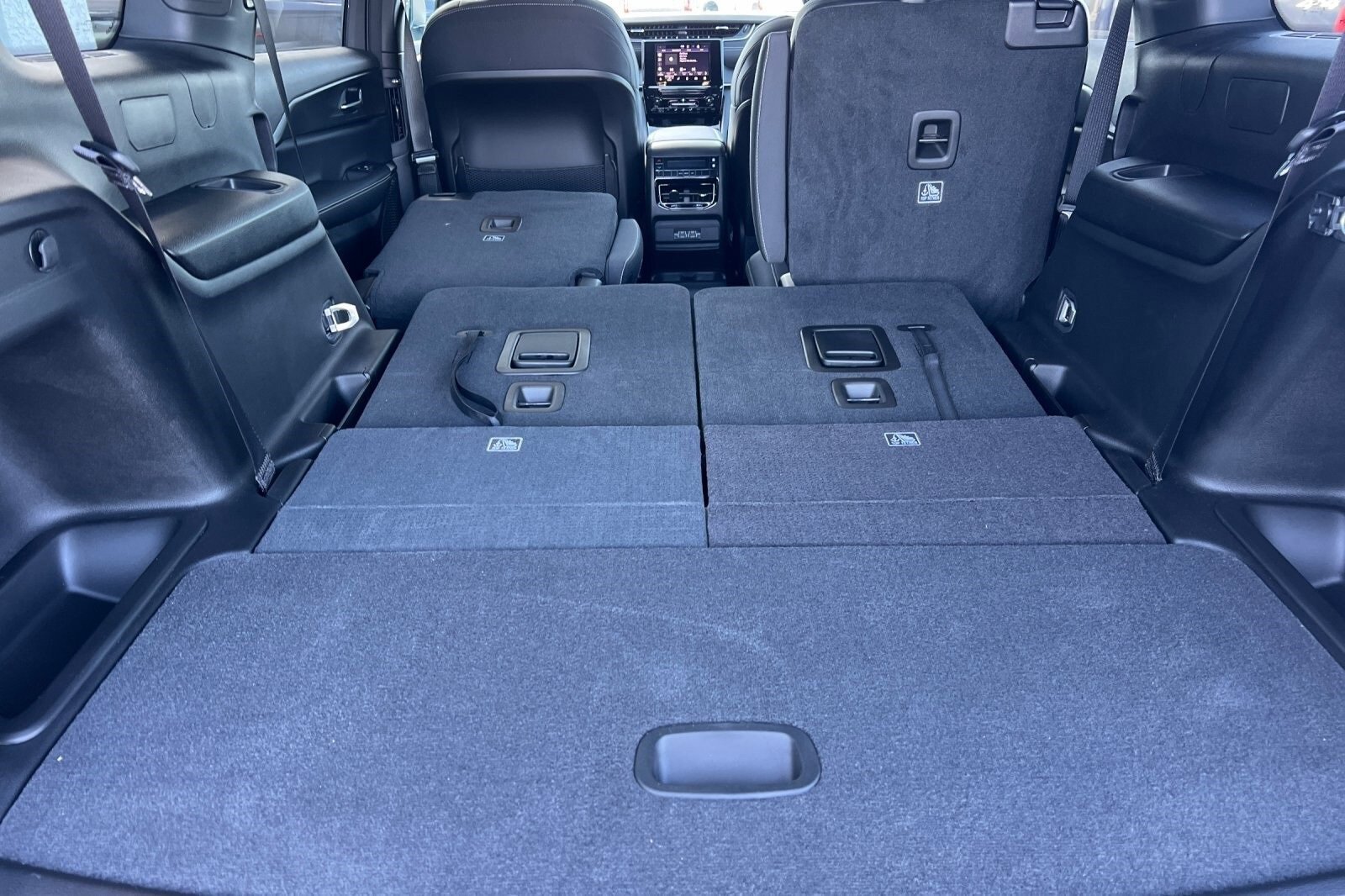 New 2025 Jeep Grand Cherokee L Laredo w/ Trailer Tow Package image 16