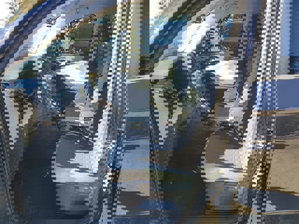 Used 2025 Volkswagen Taos S image 21