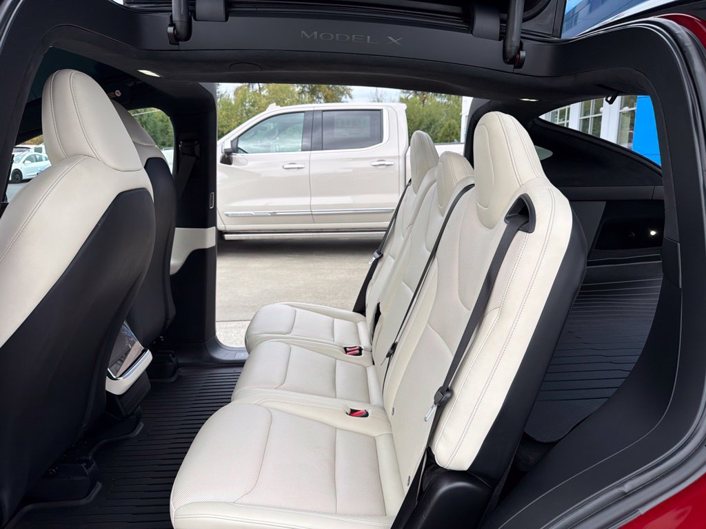 Used 2024 Tesla Model X AWD/4WD image 18