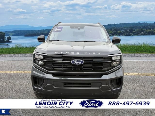 Used 2025 Ford Expedition Active RWD image 8