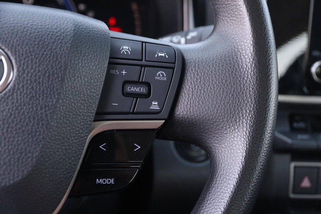 Used 2025 Toyota Camry LE image 12