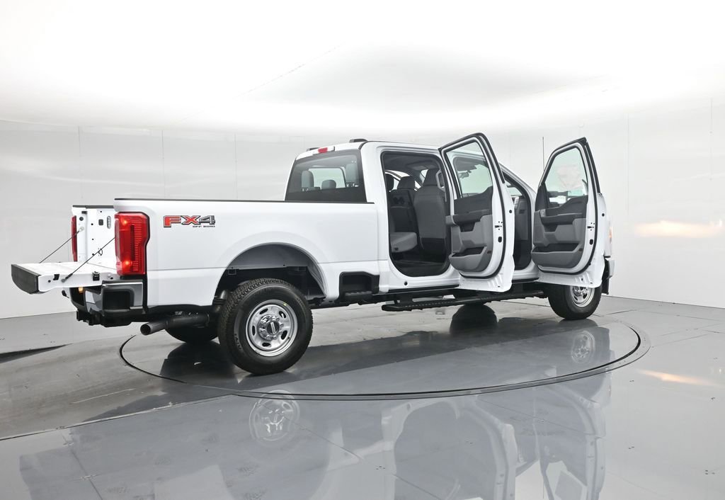 New 2026 Ford F250 XL w/ FX4 Off-Road Package image 5
