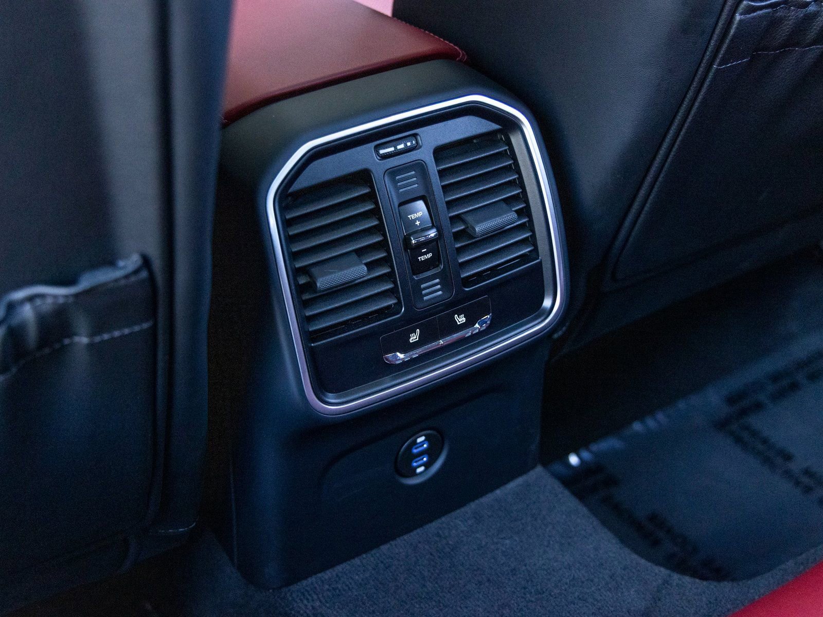 Certified 2025 Porsche Macan S image 44