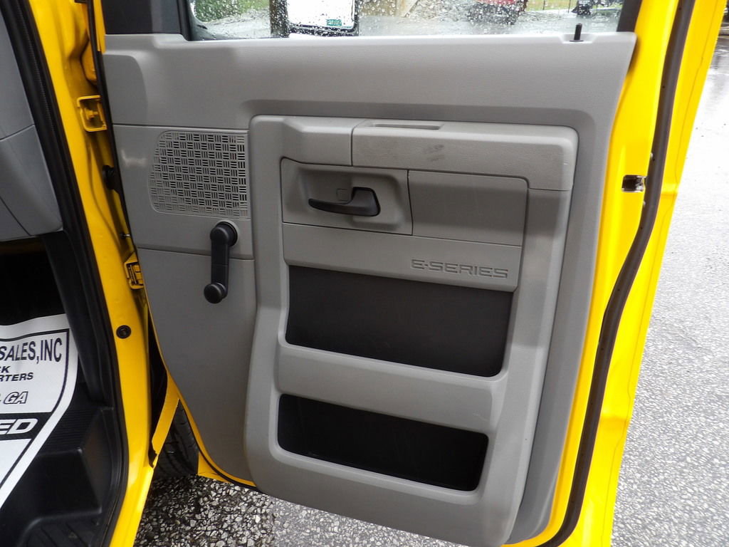 Used 2021 Ford E-350 and Econoline 350 Super Duty RWD image 22