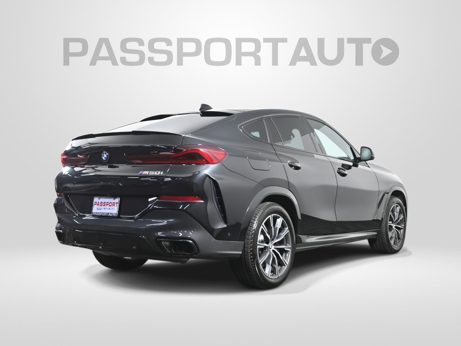 Used 2023 BMW X6 M50i w/ Executive Package image 8