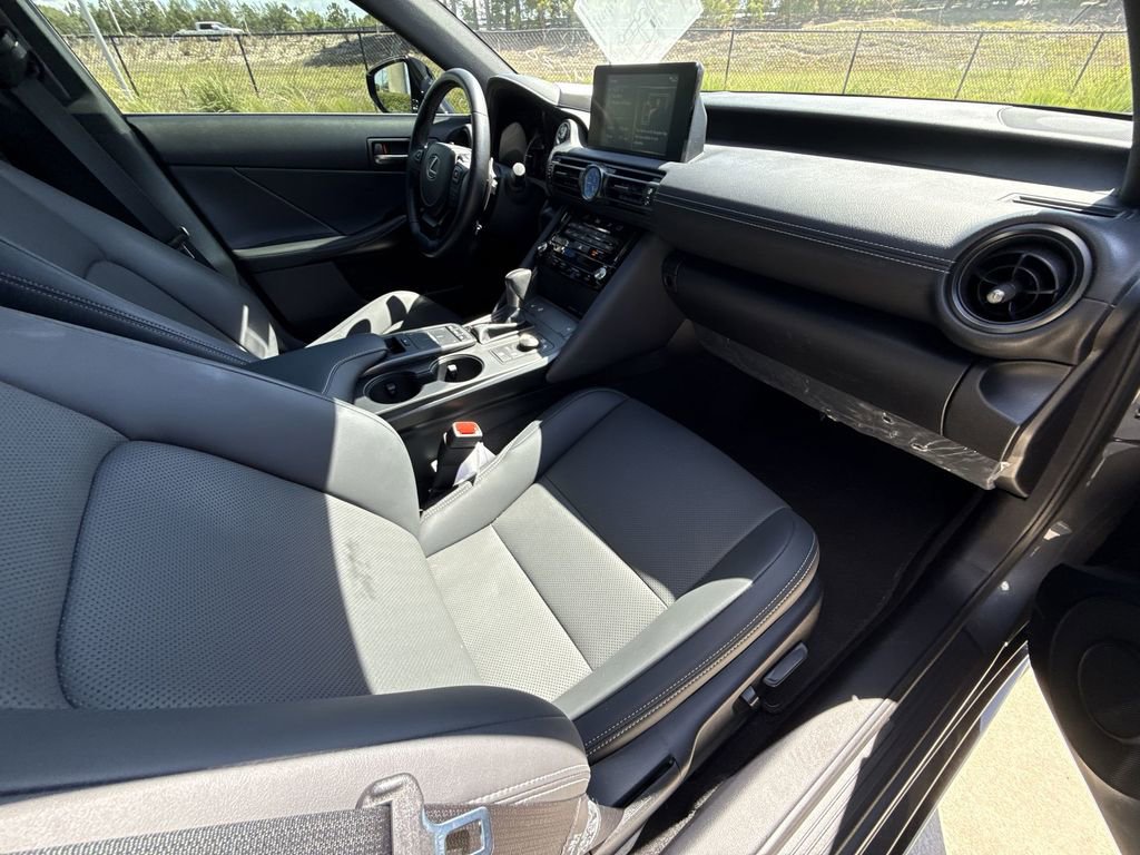 Used 2025 Lexus IS 350 F Sport w/ Accessory Package 2 RWD image 15
