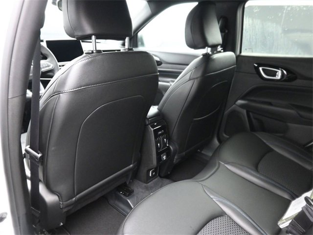 New 2026 Jeep Compass Latitude image 17