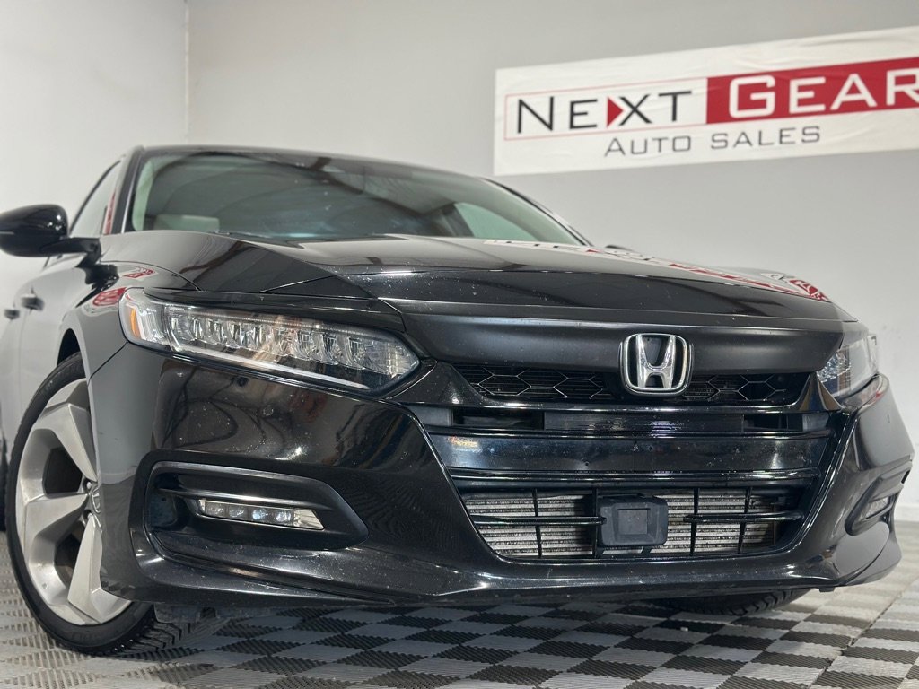 Used 2018 Honda Accord Touring image 4