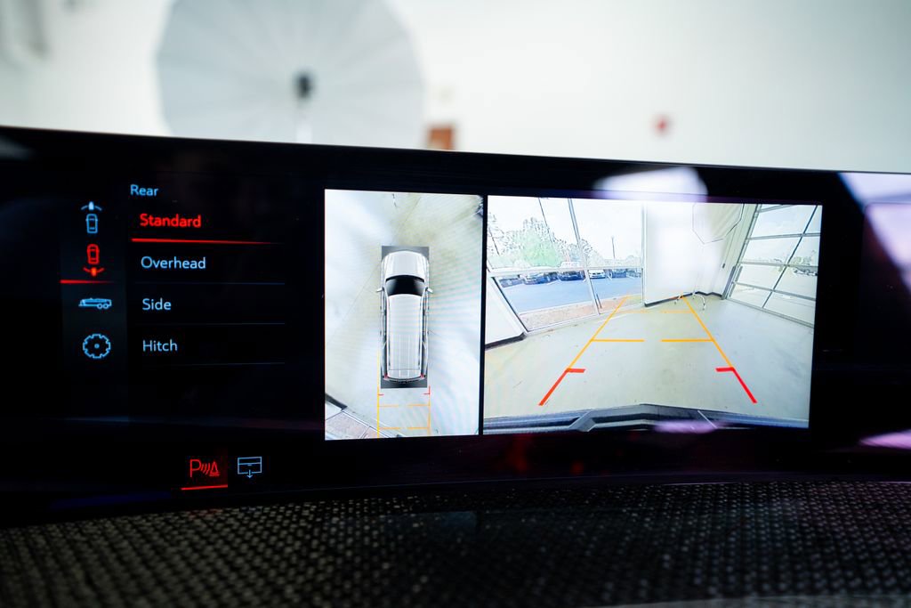 Used 2025 Cadillac Escalade ESV V image 45