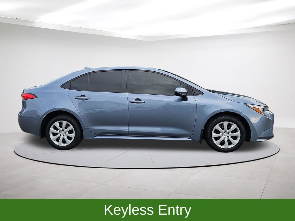 Used 2025 Toyota Corolla LE w/ Convenience Package FWD image 8