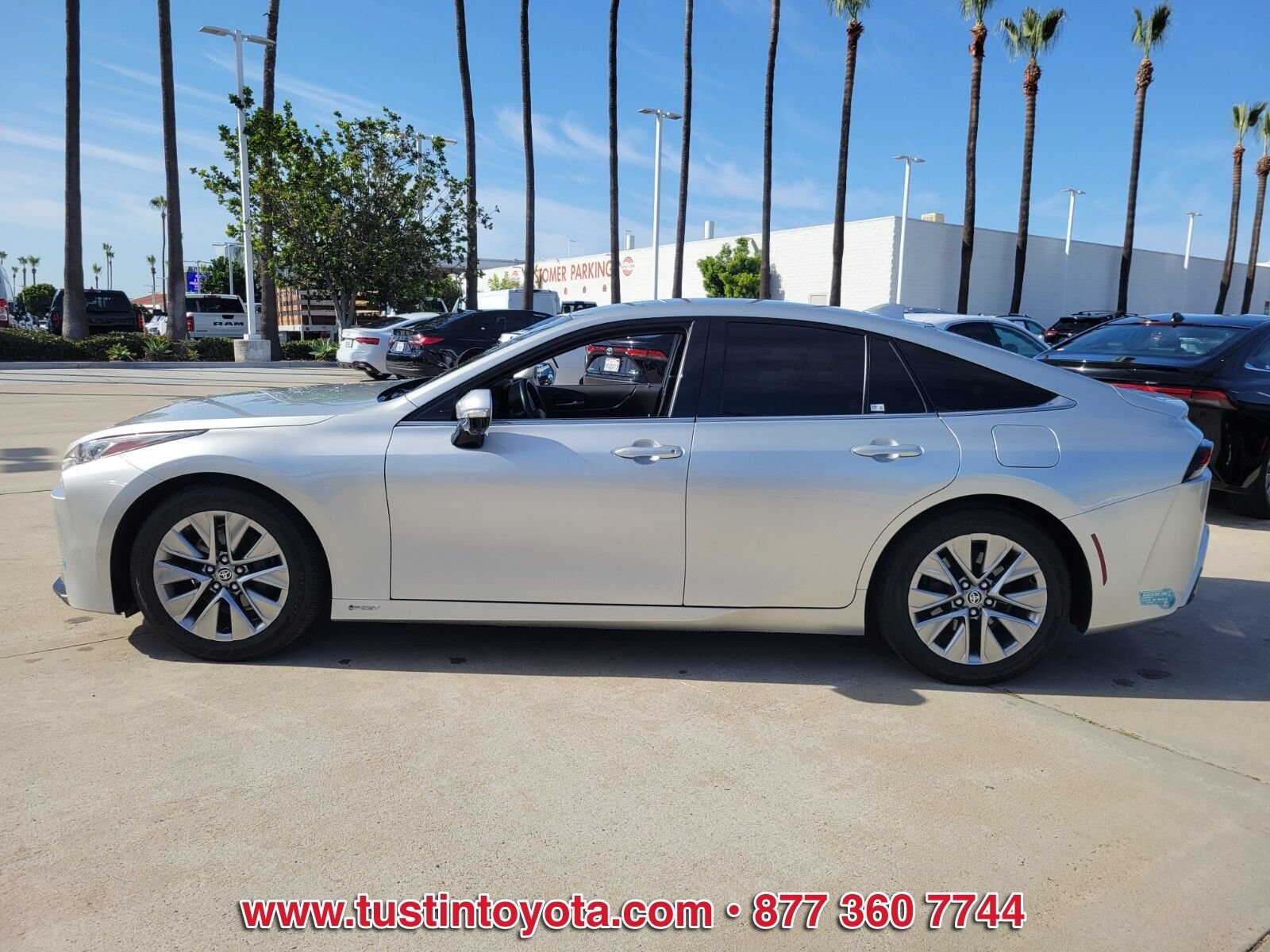Used 2024 Toyota Mirai w/ Advanced Technology Package RWD image 6