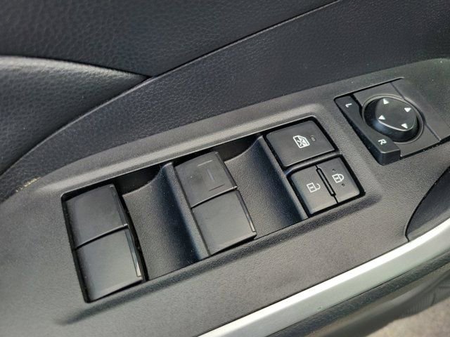 Used 2020 Toyota RAV4 XLE w/ Convenience Package FWD image 17