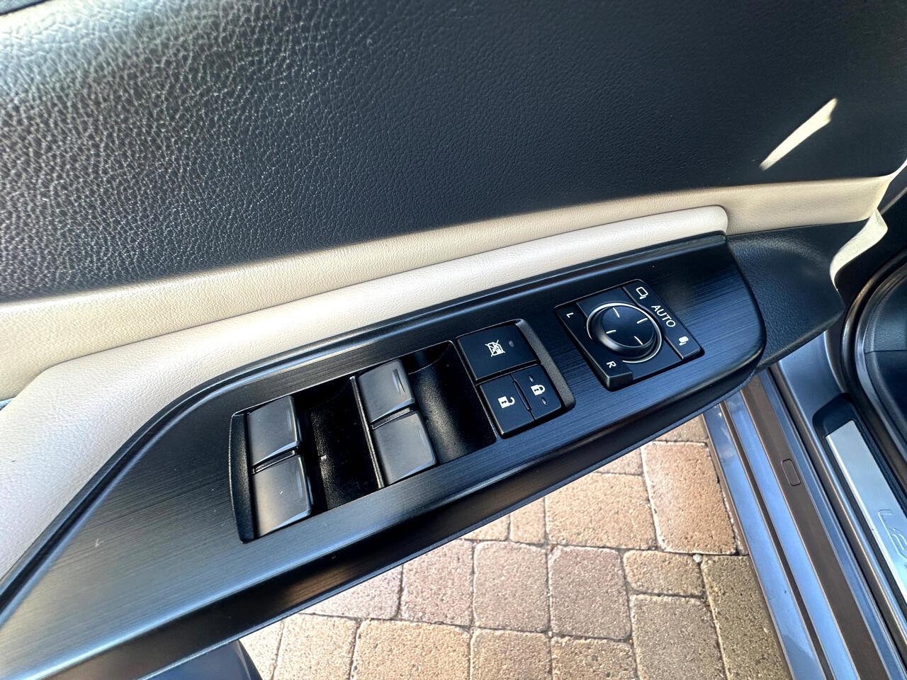 Used 2020 Lexus ES 350 w/ Luxury Package image 17