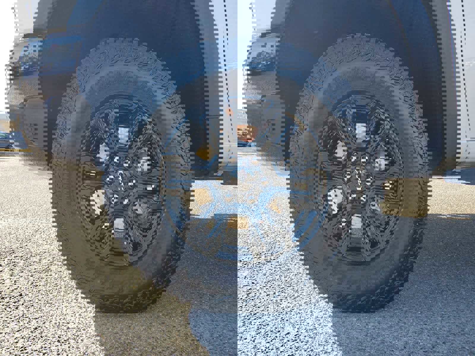 Certified 2023 Chevrolet Silverado 1500 ZR2 w/ Technology Package image 9