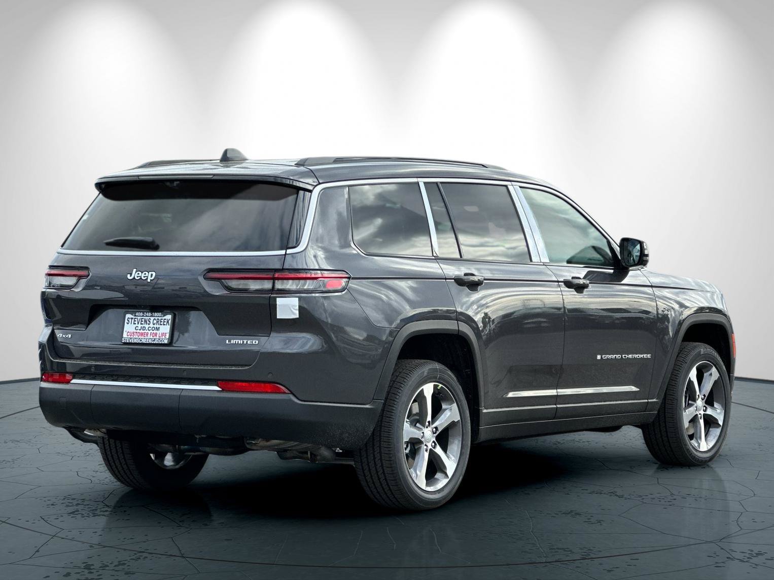 New 2026 Jeep Grand Cherokee L Limited w/ Luxury Tech Group II AWD/4WD image 4