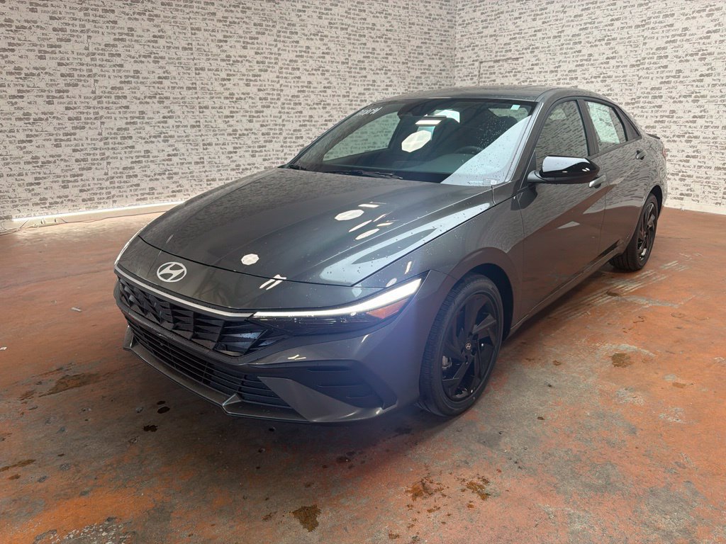 Used 2026 Hyundai Elantra SEL Sport FWD image 3