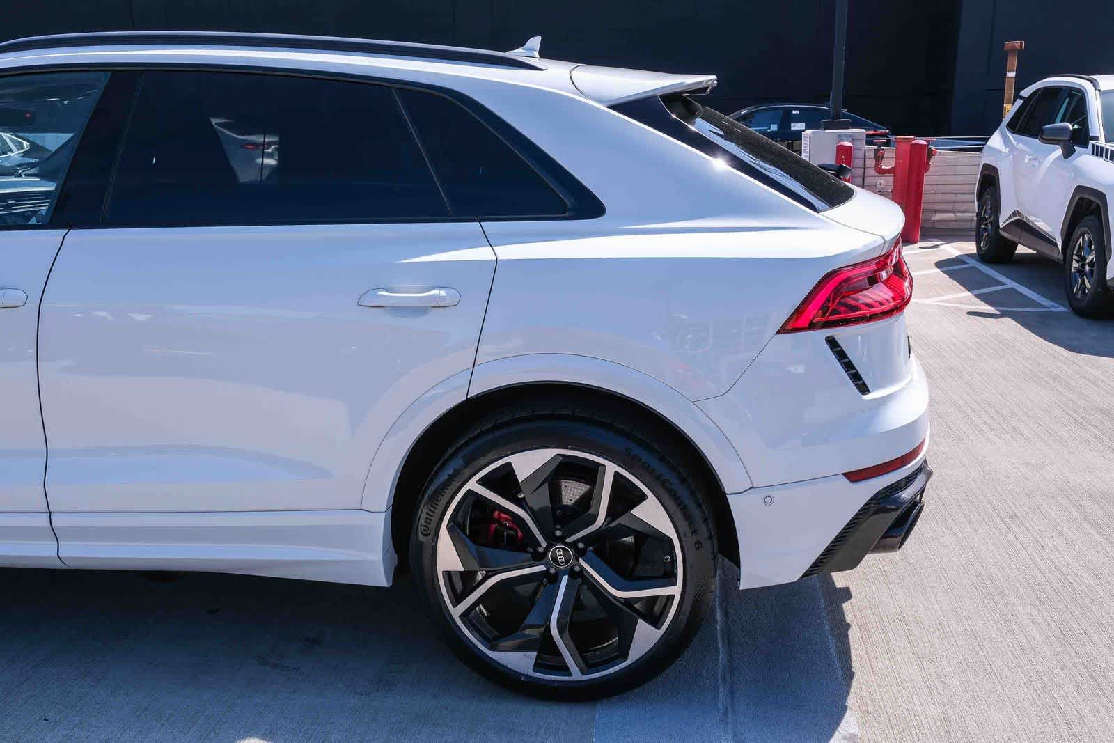 Used 2022 Audi RS Q8 w/ Carbon Optic Package AWD/4WD image 8