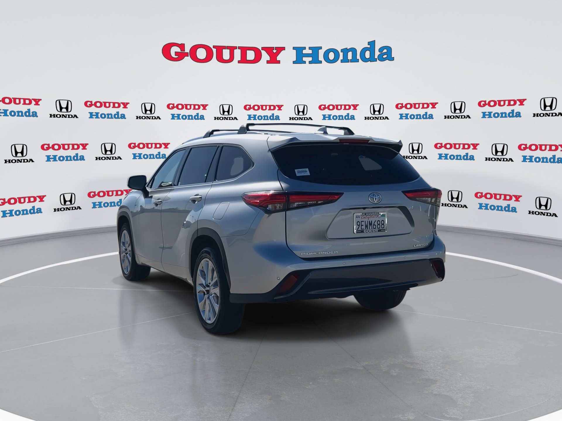 Used 2020 Toyota Highlander Limited FWD image 7