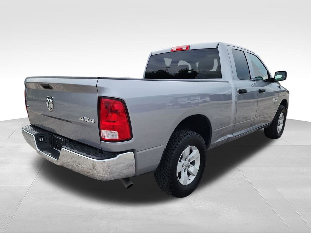 Used 2024 RAM 1500 Classic SLT AWD/4WD image 9
