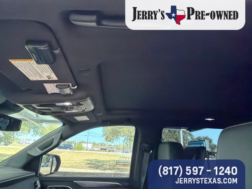 Used 2024 Chevrolet Suburban RST w/ Sport Performance Package AWD/4WD image 9