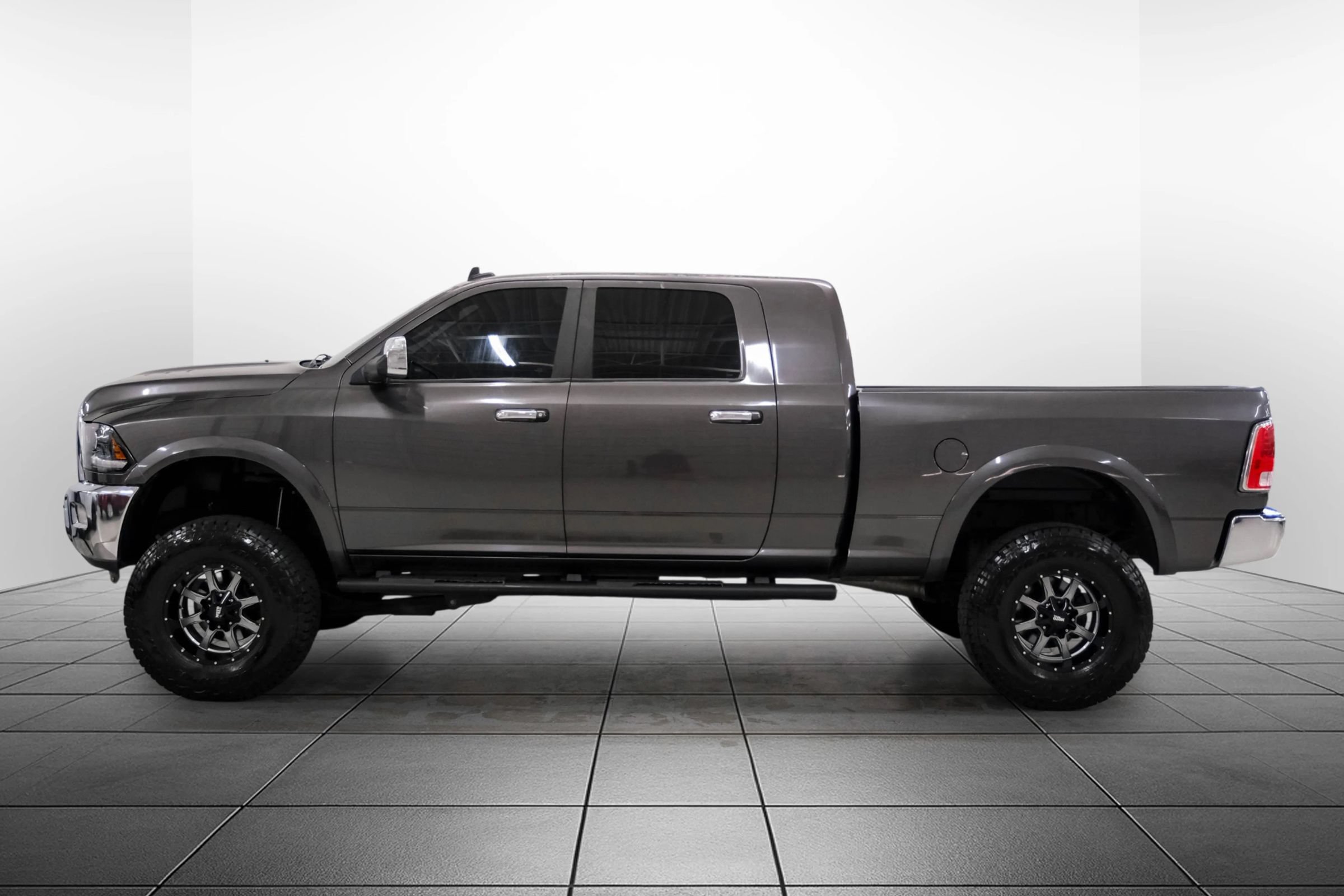 Used 2015 RAM 3500 Laramie w/ Cold Weather Group AWD/4WD image 11