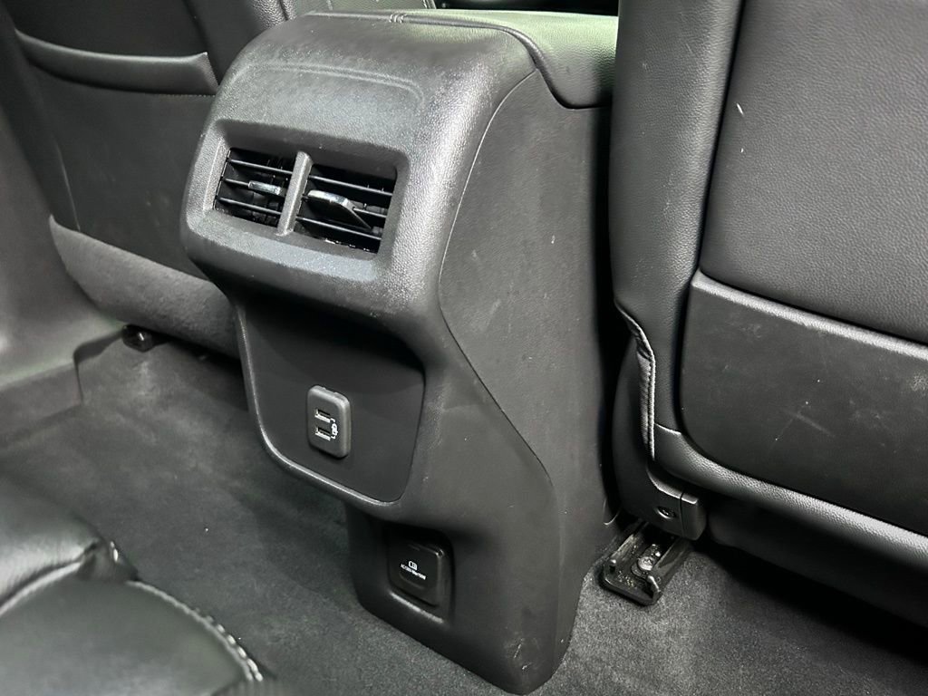 Used 2023 GMC Terrain SLT image 33