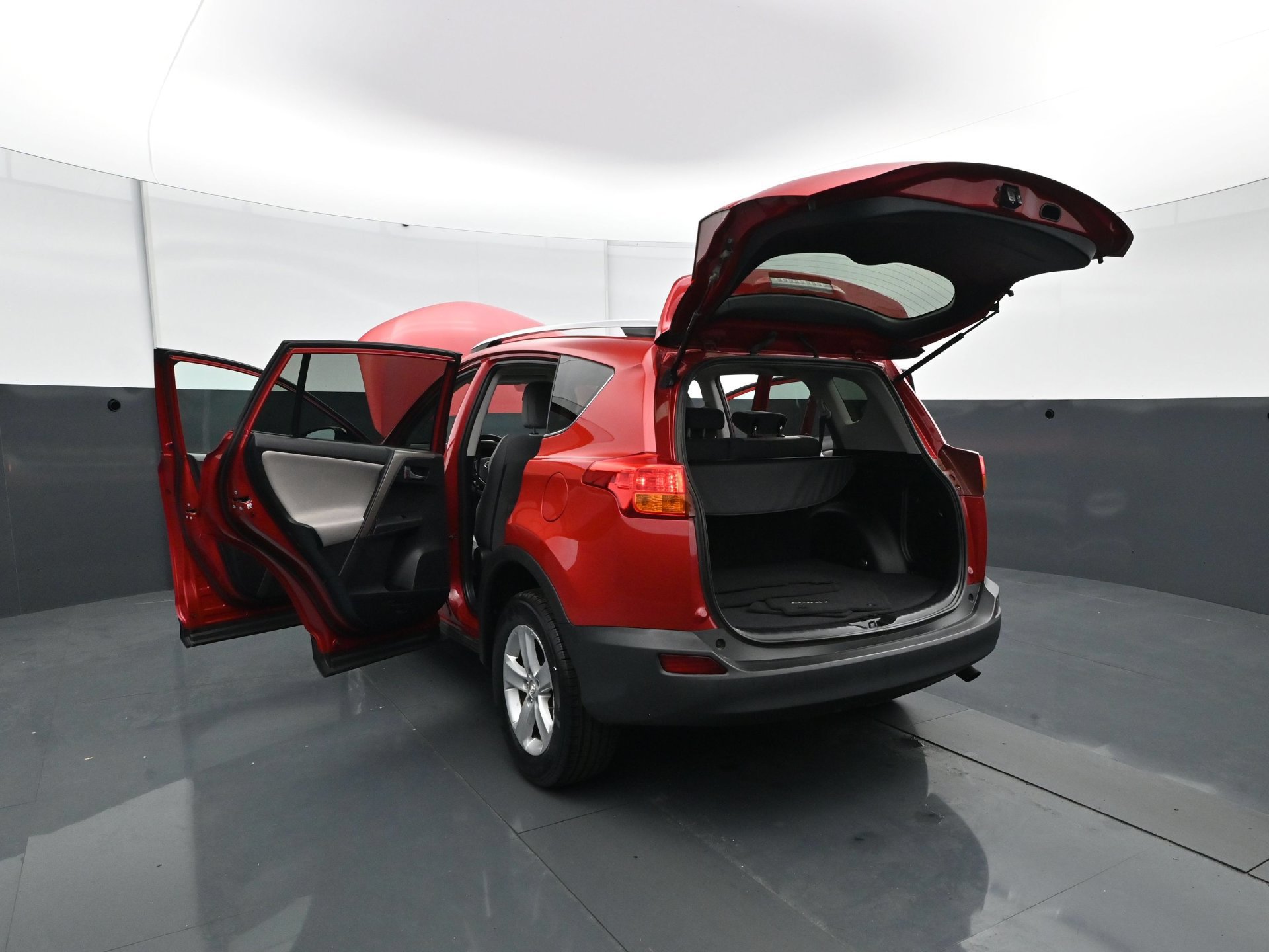 Used 2014 Toyota RAV4 XLE AWD/4WD image 32