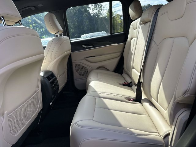 Certified 2025 Jeep Grand Cherokee Limited AWD/4WD image 19