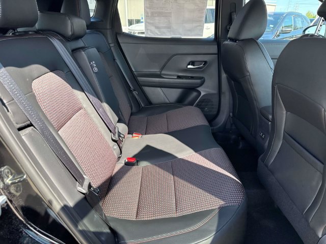 New 2027 Nissan Kicks SR FWD image 12