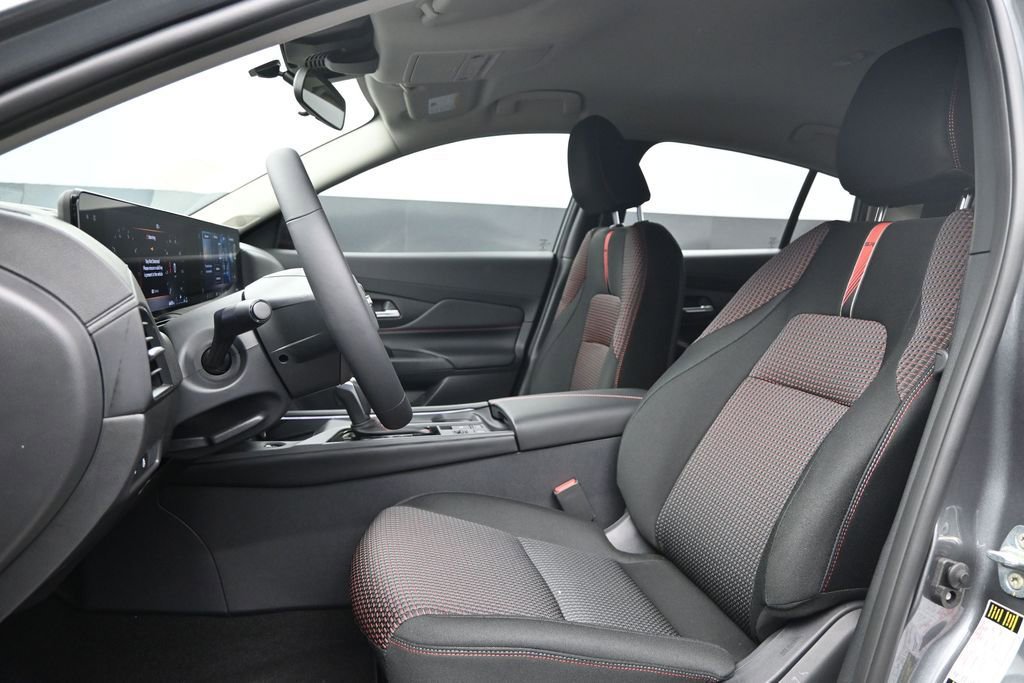 New 2026 Nissan Sentra SR w/ Floor Mat Package FWD image 10