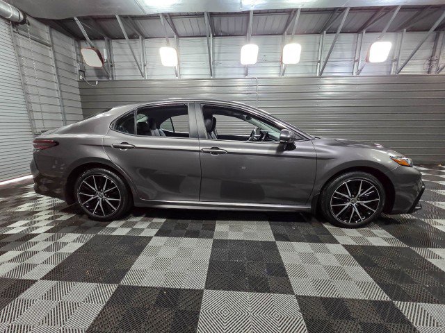 Used 2021 Toyota Camry SE w/ Carpet Mat Package (TMS) image 9