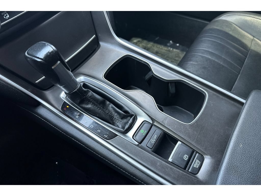 Used 2022 Honda Accord EX-L image 32