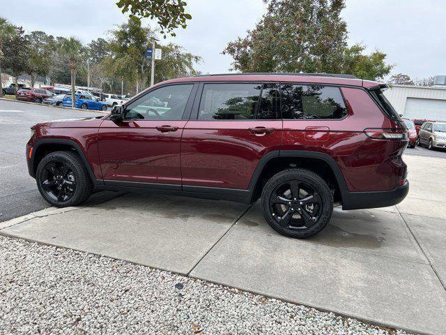 New 2025 Jeep Grand Cherokee L Laredo image 8