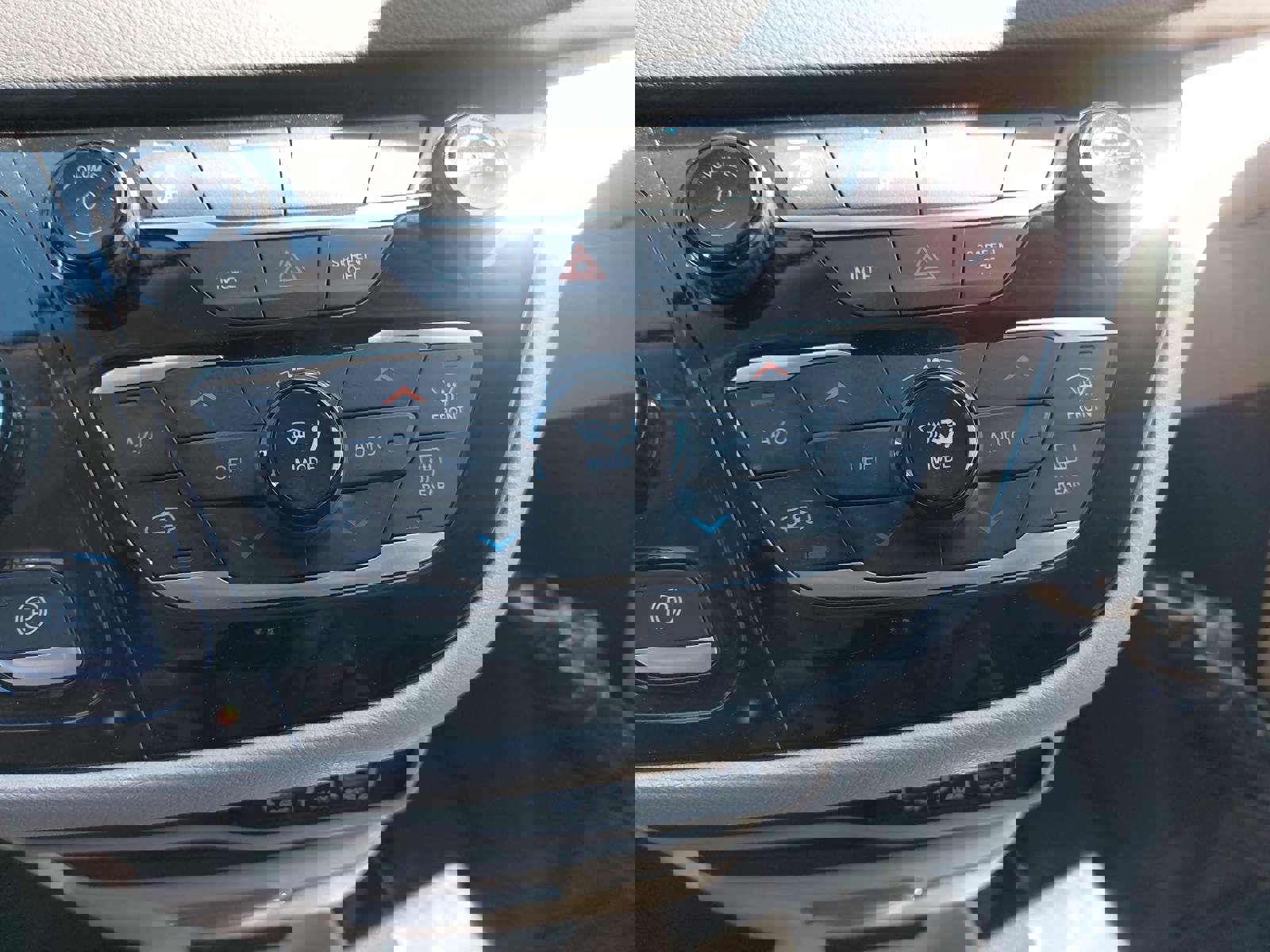 Used 2023 Chrysler Pacifica Touring-L image 23