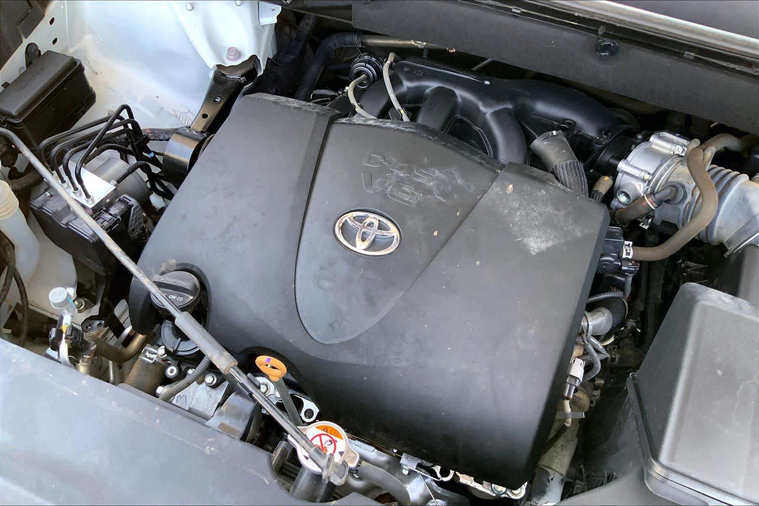 Used 2019 Toyota Highlander XLE FWD image 34
